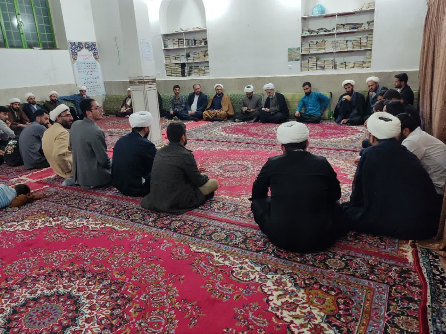 دیدار حجت الاسلام والمسلمین محمدرضا مبلغی با جمعی از روحانیون رومشکان